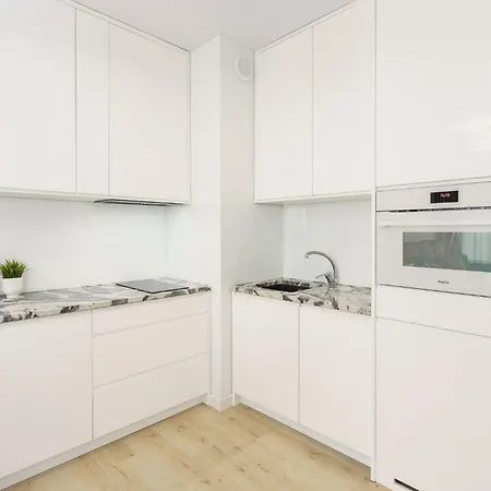 Faro Kasprowicza 20 Ab Колобжег